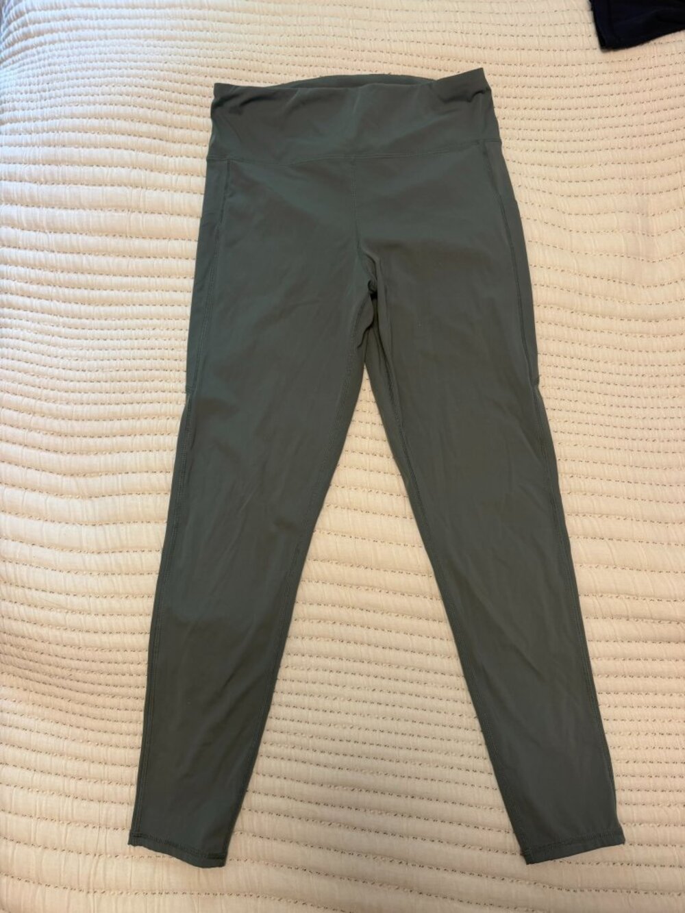 VUORI Women's Sage Green Leggings SMALL